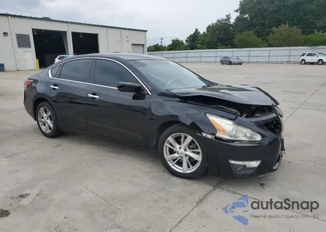 2015 Nissan Altima 2.5 из США, поврежденный, VIN 1N4AL3AP1FC486131